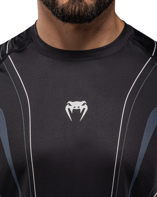 Venum Streamline Dry Tech – Black/White | Moisture‑Wicking Performance – Athletic Fit