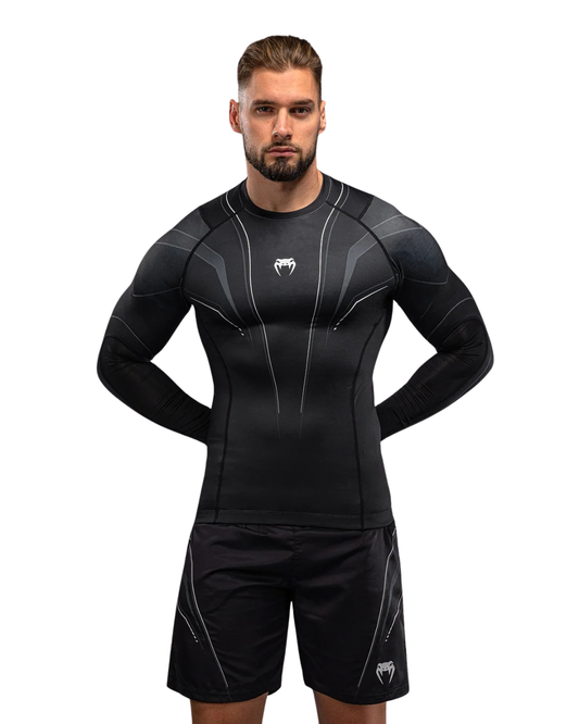 Venum Streamline Longsleeve Rashguard – Black/White | Compression Fit – MMA & BJJ Performance Wear