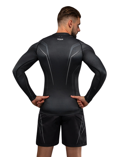 Venum Streamline Longsleeve Rashguard – Black/White | Compression Fit – MMA & BJJ Performance Wear