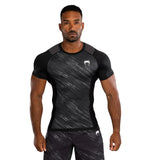 أكمام قصيرة سريعة الجفاف