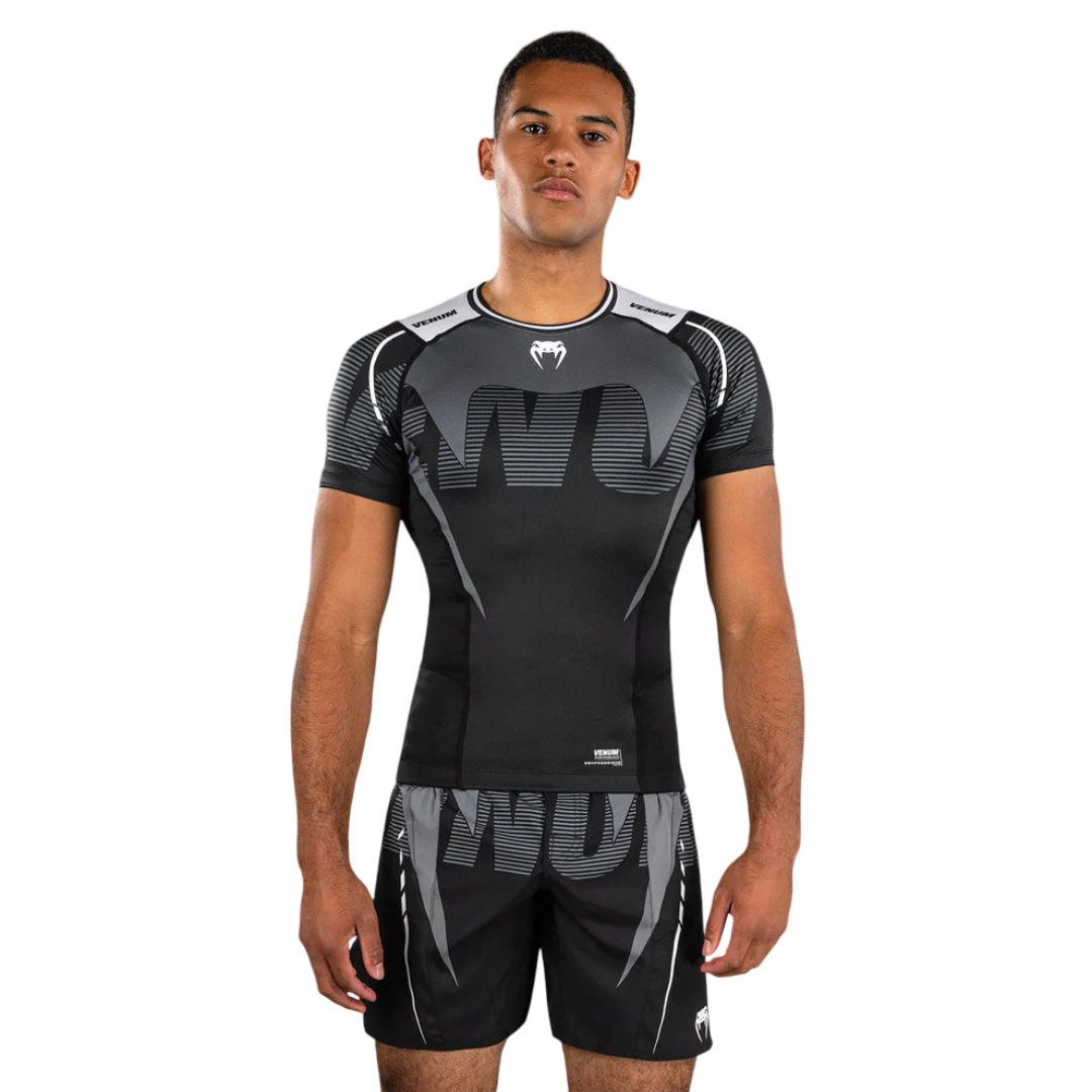 VENUM ADRENALINE SHORTSLEEVE RASHGUARD BLACK/SILVER GREY