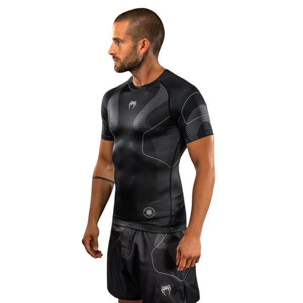 VENUM NEXUS RASHGUARD SHORTSLEEVES BLACK/SILVER