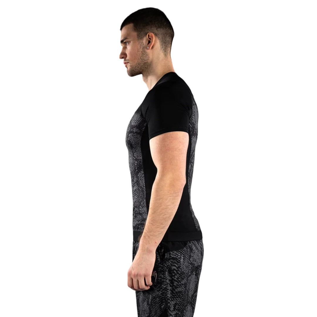 VENUM G-FIT SCALES SHORTSLEEVE RASHGUARD BLACK/CHARCOAL GREY