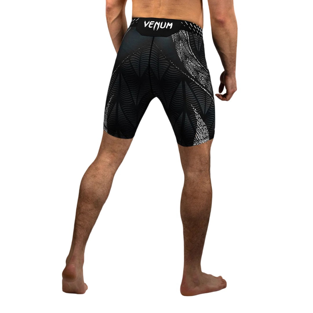 UFC ZENITH BY VENUM FIGHT NIGHT MENS VALE TUDO SHORTS BLACK/WHITE