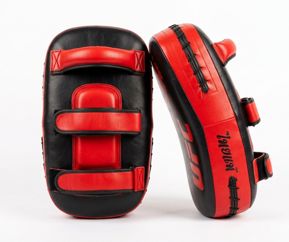 UFC Premium True Thai Pads – Black (Standard)