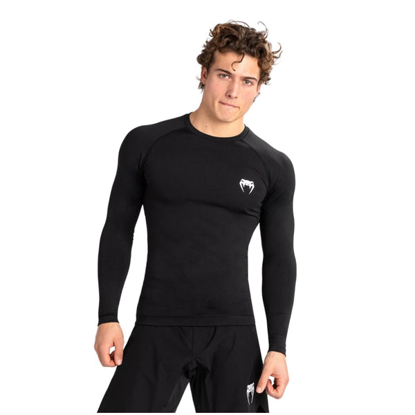 VENUM CONTENDER RASHGUARD LONG SLEEVES BLACK FRONT SIDE