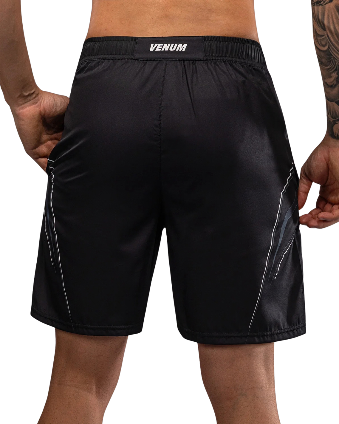 Venum Streamline Training Shorts – Black/White | Lightweight Mobility – MMA & Kickboxing Performance