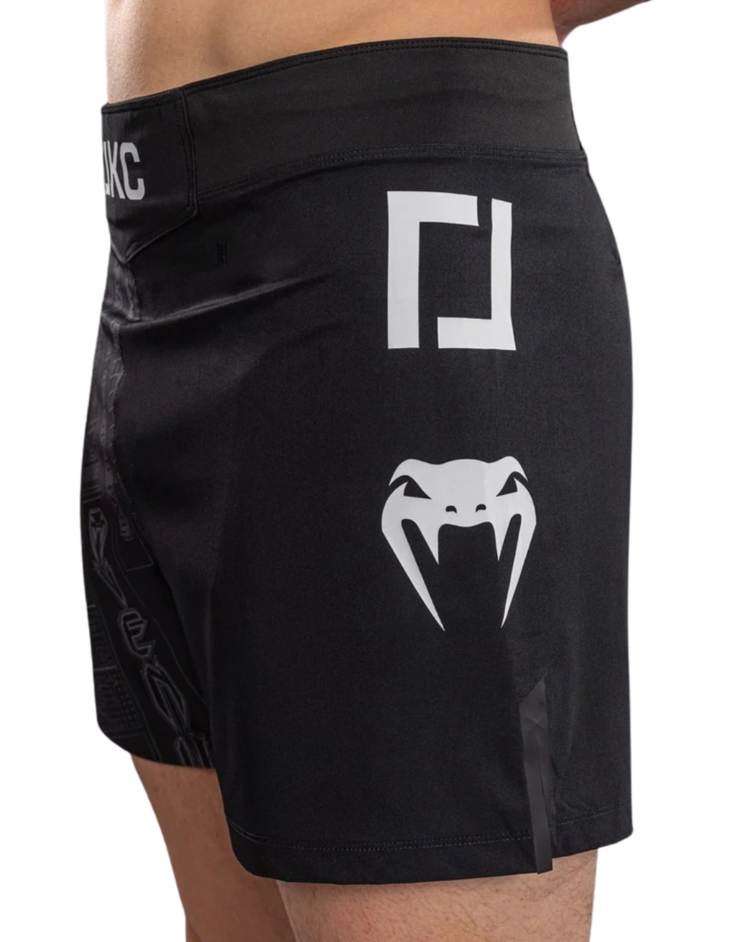 Venum Karate Combat Fightshorts – Black/Grey | Lightweight Performance – Mid‑Thigh Cut