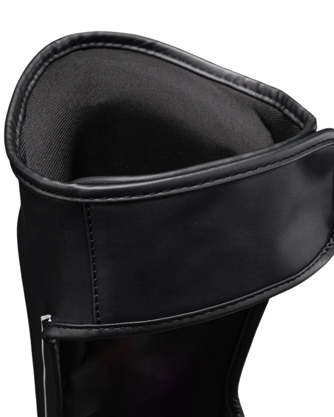 Venum Stealth Shinguards – Black/White | Multi‑Density Protection – Kickboxing & Muay Thai